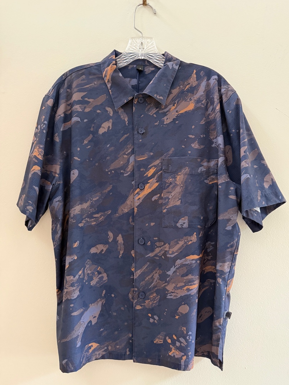 Lululemon Men's Airing Easy Short Sleeve Button Down Shirt Size Medium